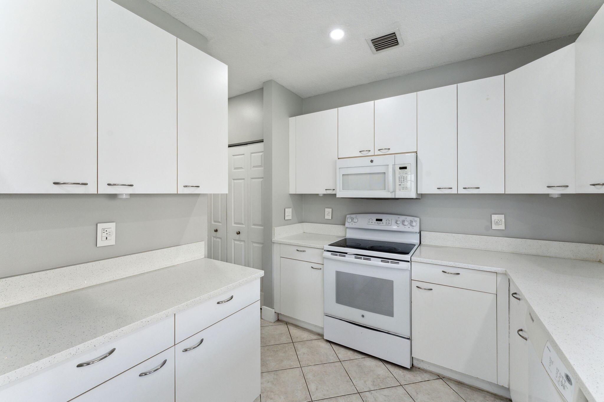 OLYMPIA 2 - Residential Lease