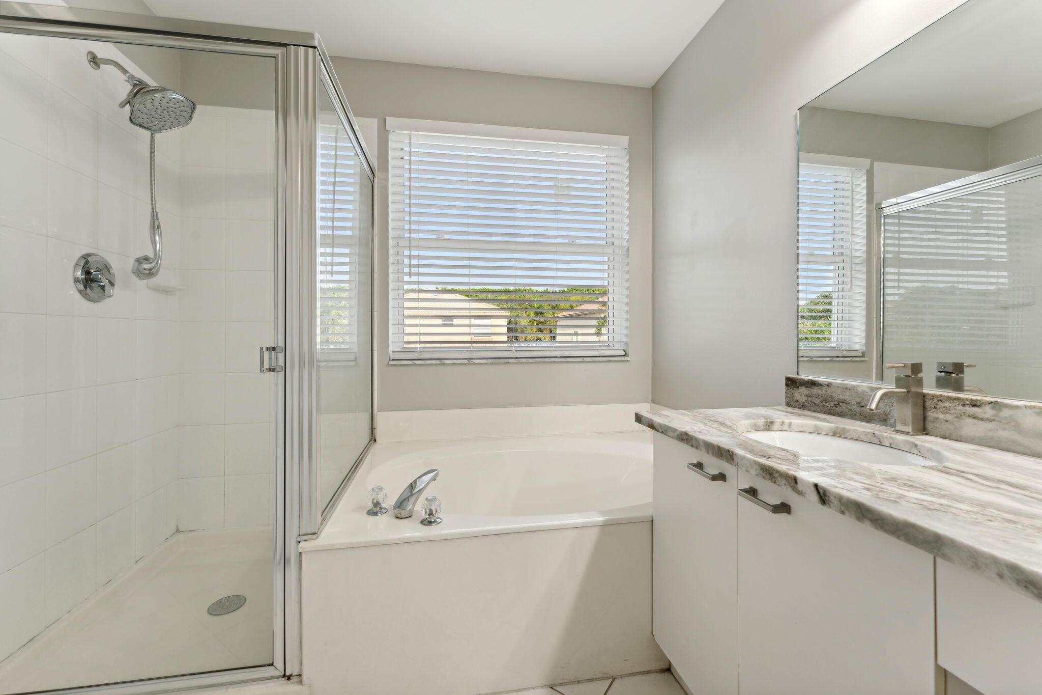 OLYMPIA 2 - Residential Lease