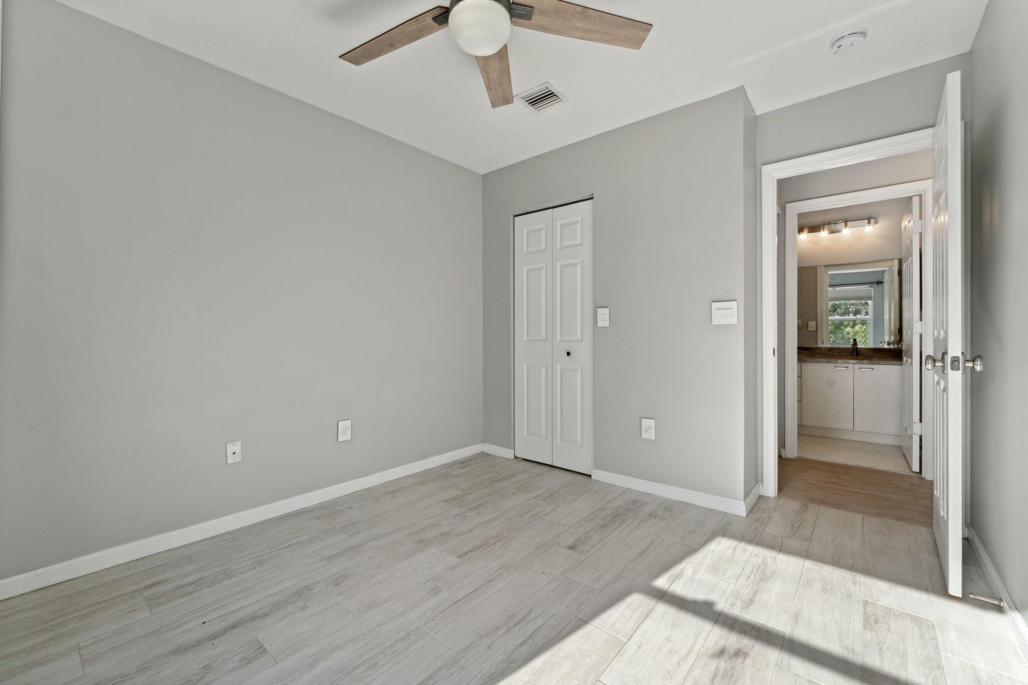 OLYMPIA 2 - Residential Lease