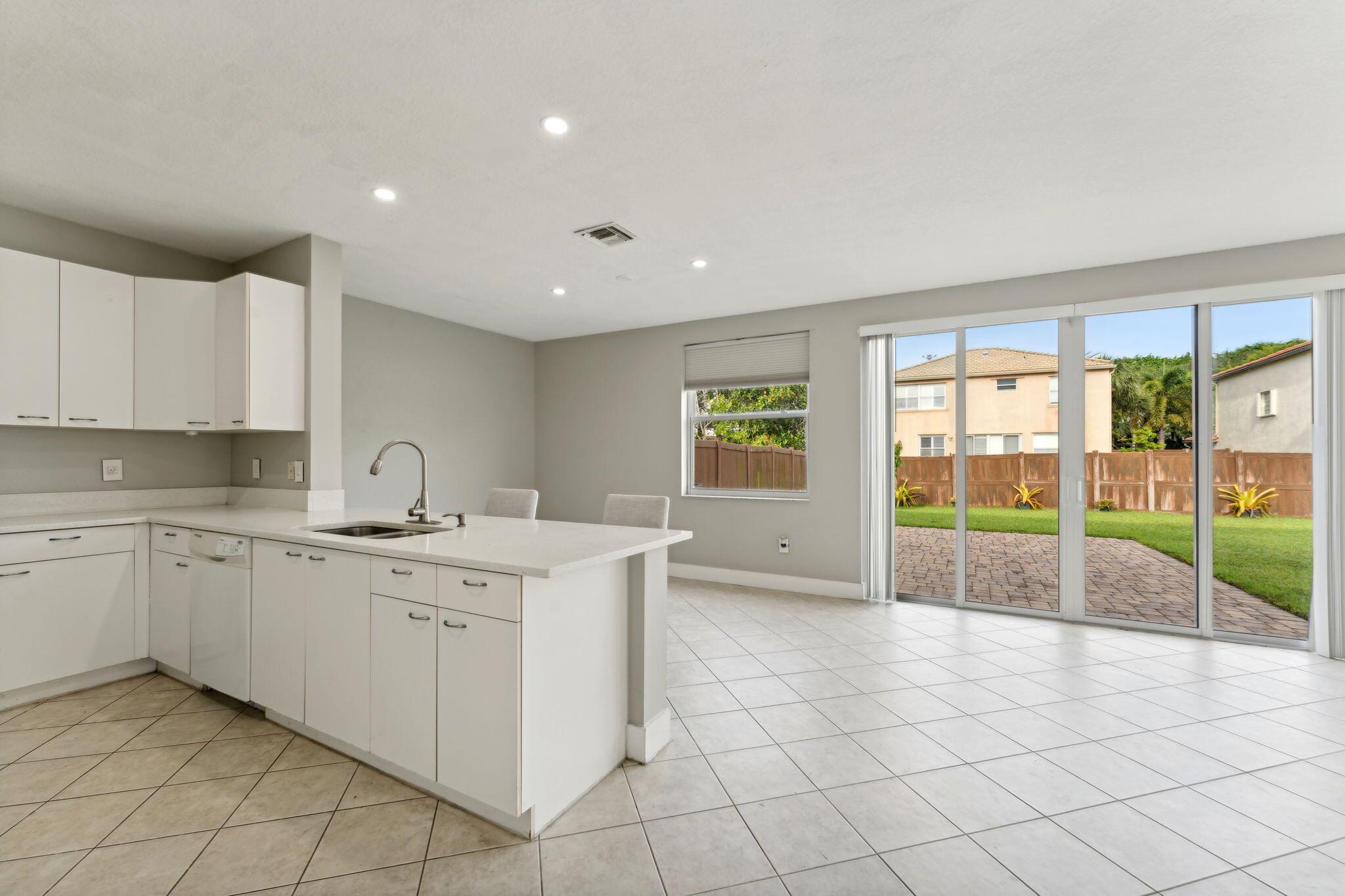 OLYMPIA 2 - Residential Lease