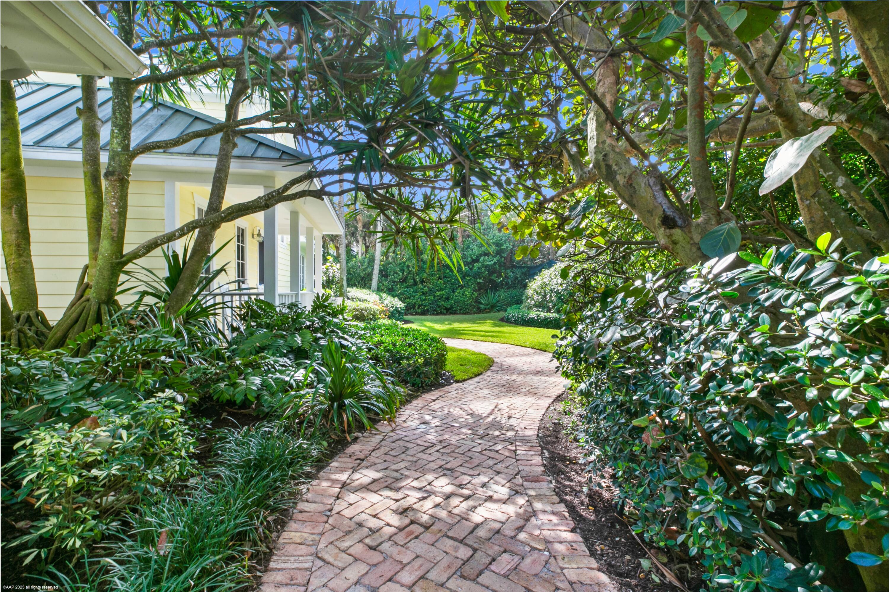 JUPITER ISLAND - Residential