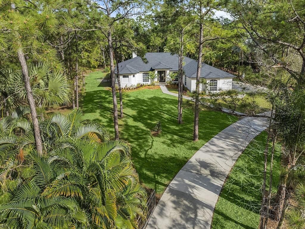 Photo of 12763 159th Court N, Jupiter, FL 33478 (MLS # R10954353)