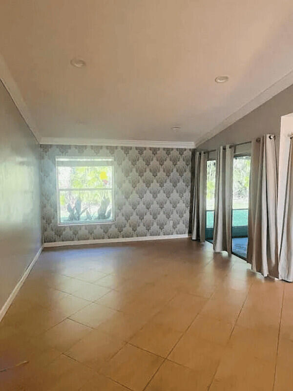 12404 Old Country Road S