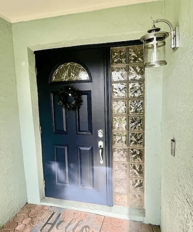 12404 Old Country Road S