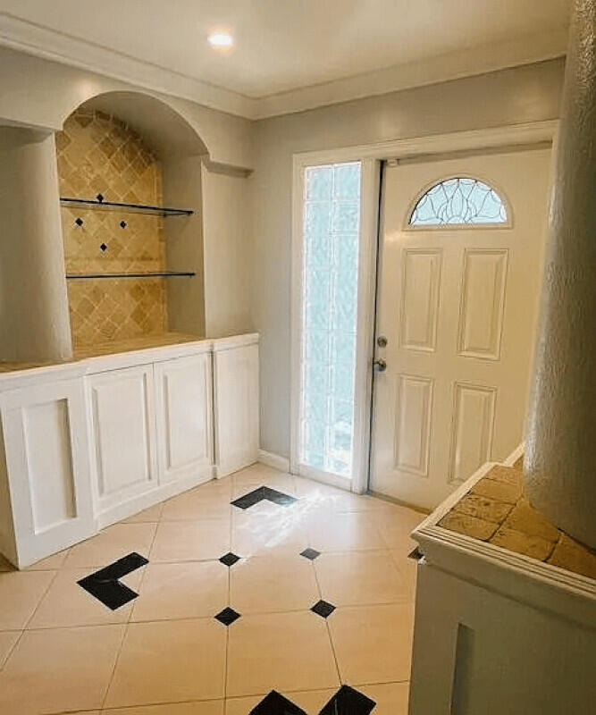 12404 Old Country Road S