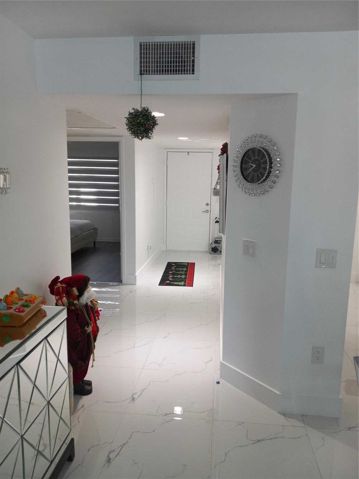 Ivanhoe East At Century V - Residential Lease