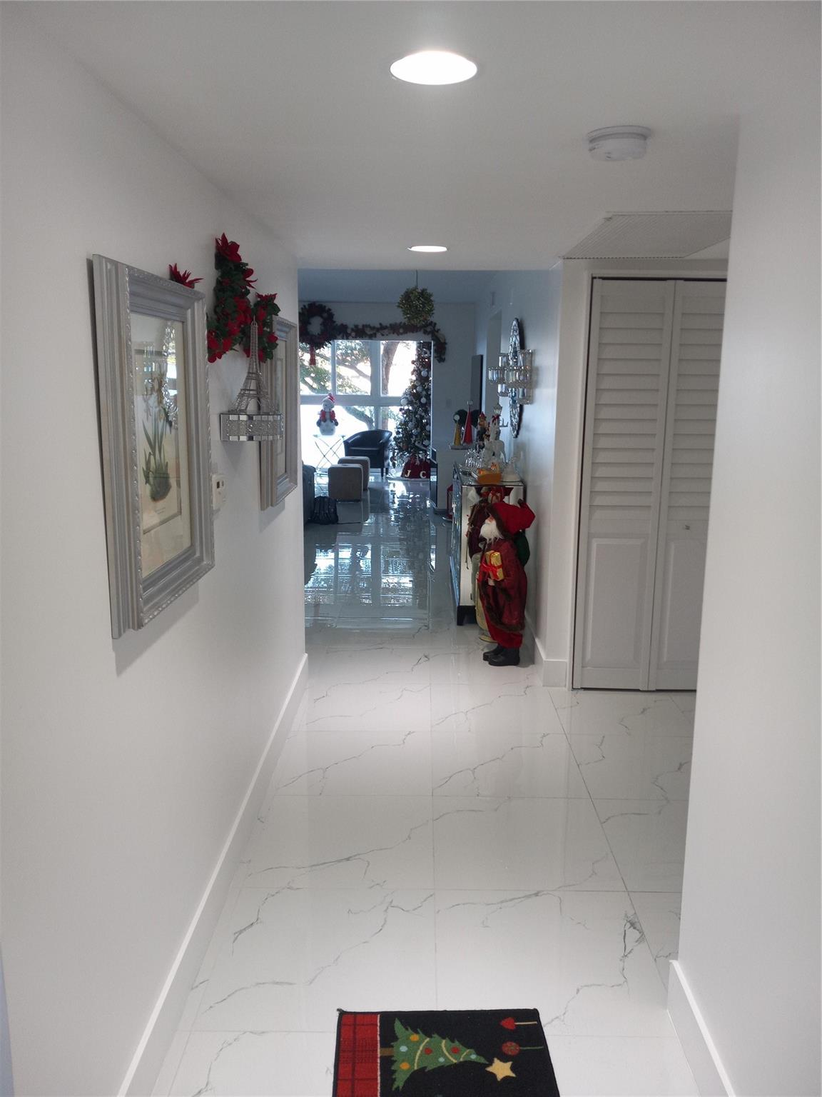 Ivanhoe East At Century V - Residential Lease