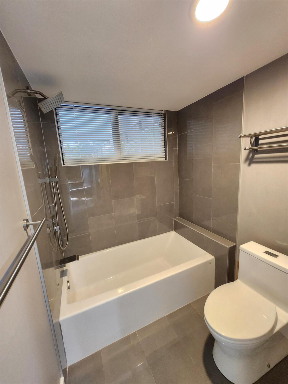 SUGAR POND MANOR OF WELLI - Residential