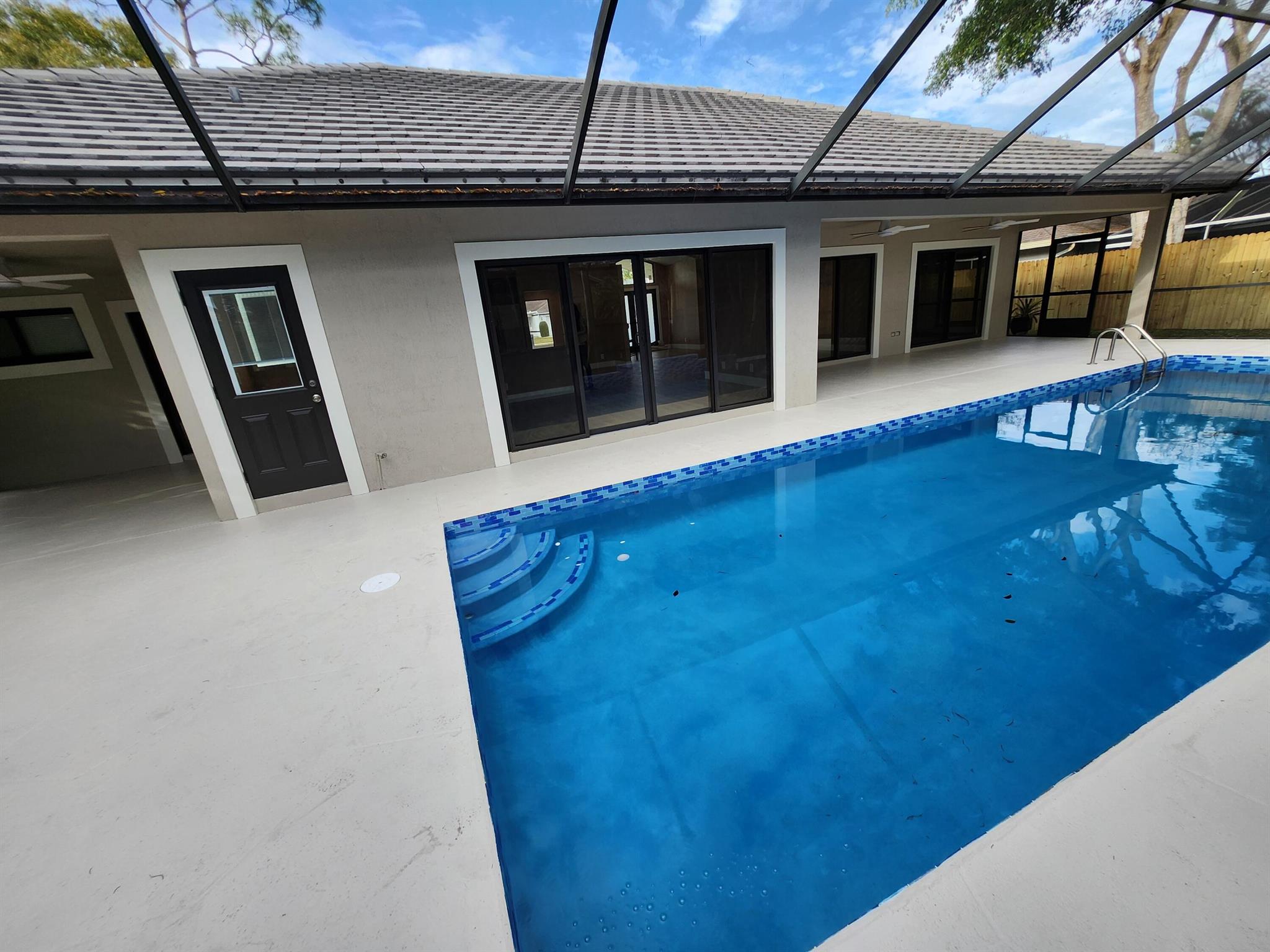 SUGAR POND MANOR OF WELLI - Residential