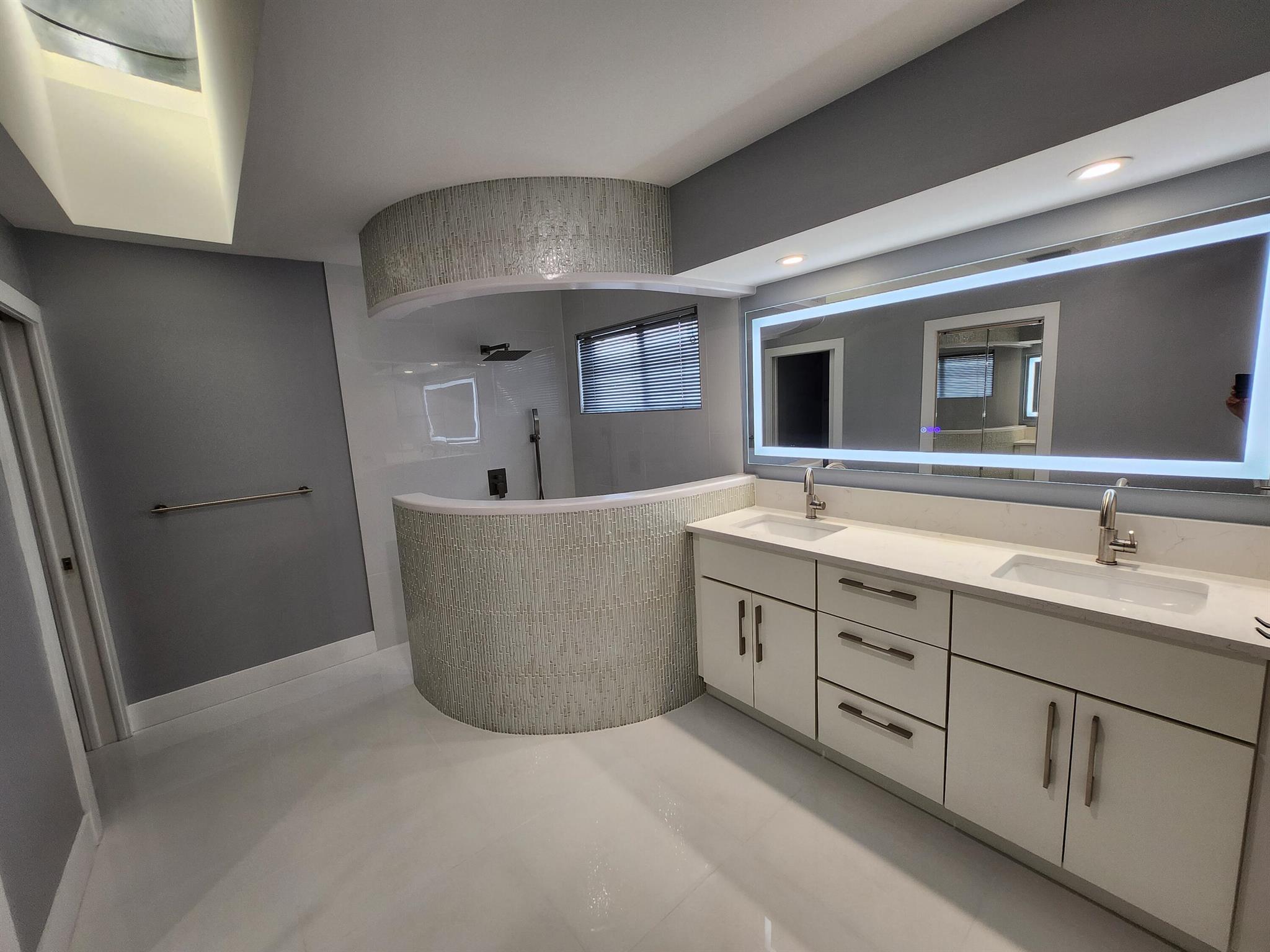 SUGAR POND MANOR OF WELLI - Residential