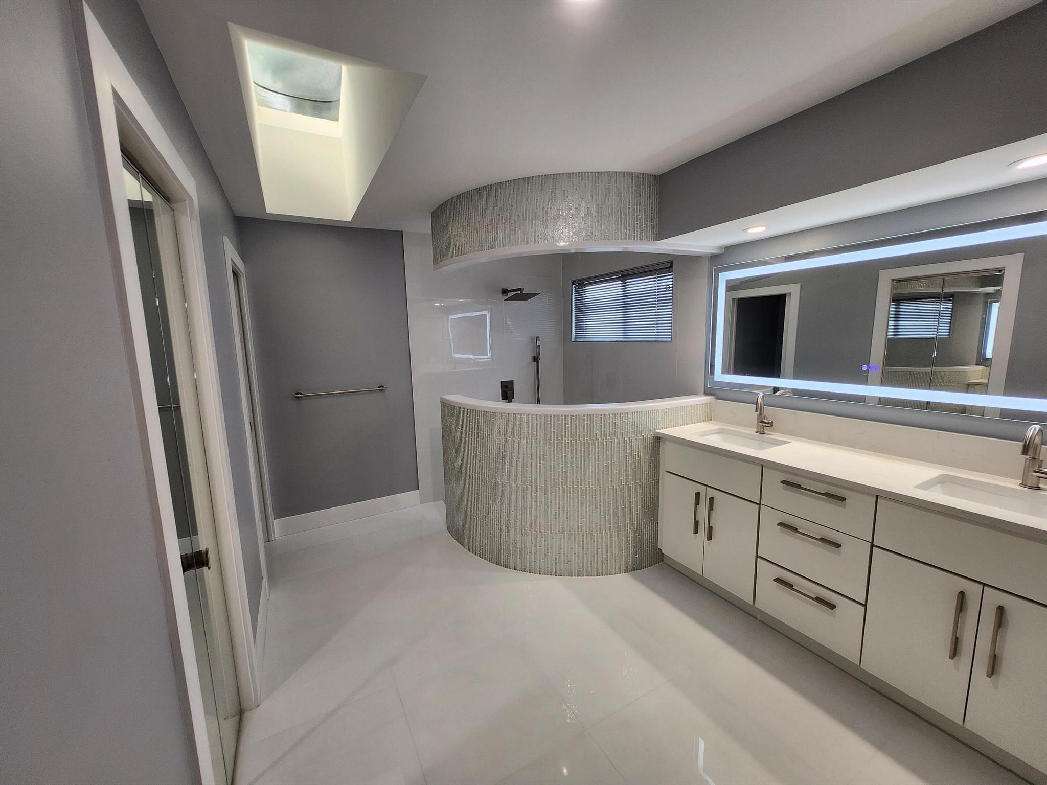 SUGAR POND MANOR OF WELLI - Residential