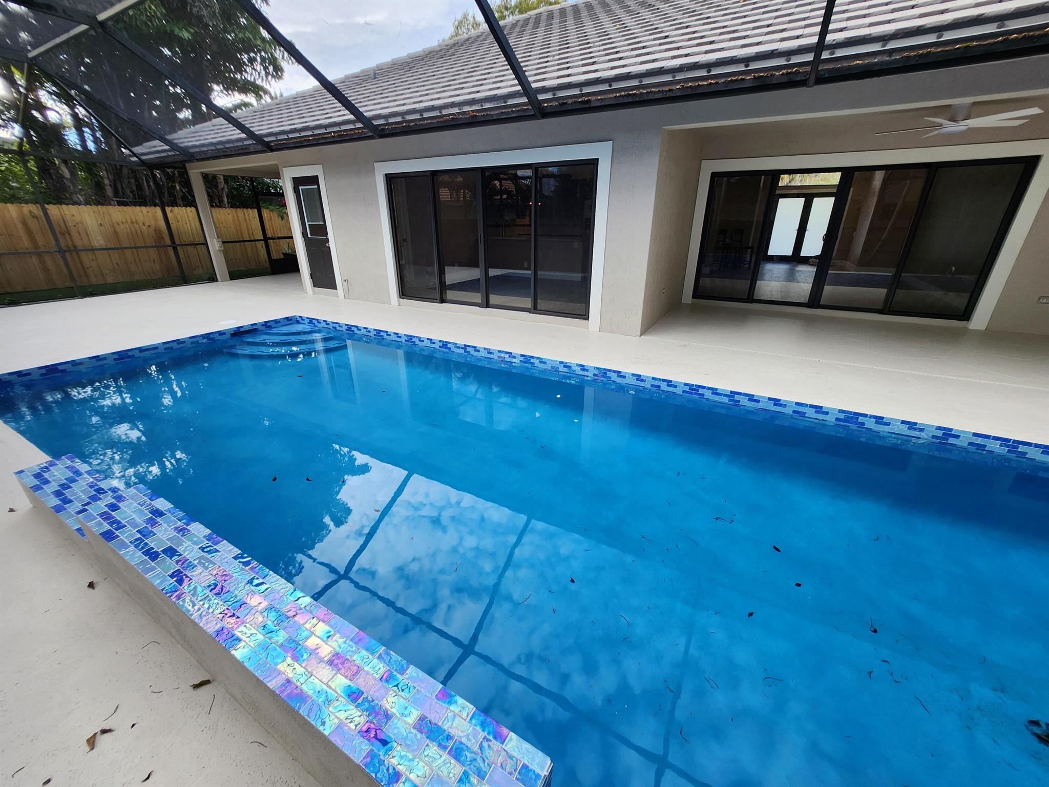 SUGAR POND MANOR OF WELLI - Residential