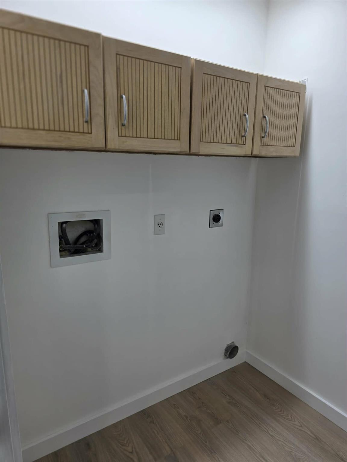 SUGAR POND MANOR OF WELLI - Residential