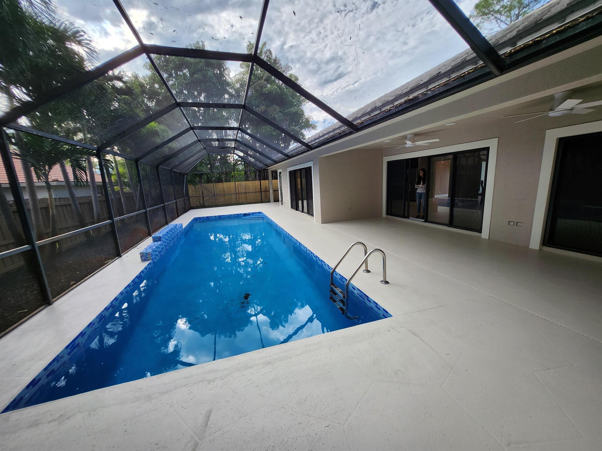 SUGAR POND MANOR OF WELLI - Residential