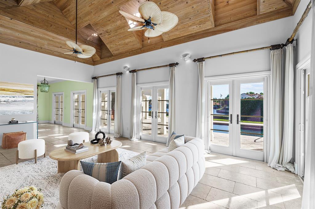 POINT MANALAPAN 2 - Residential