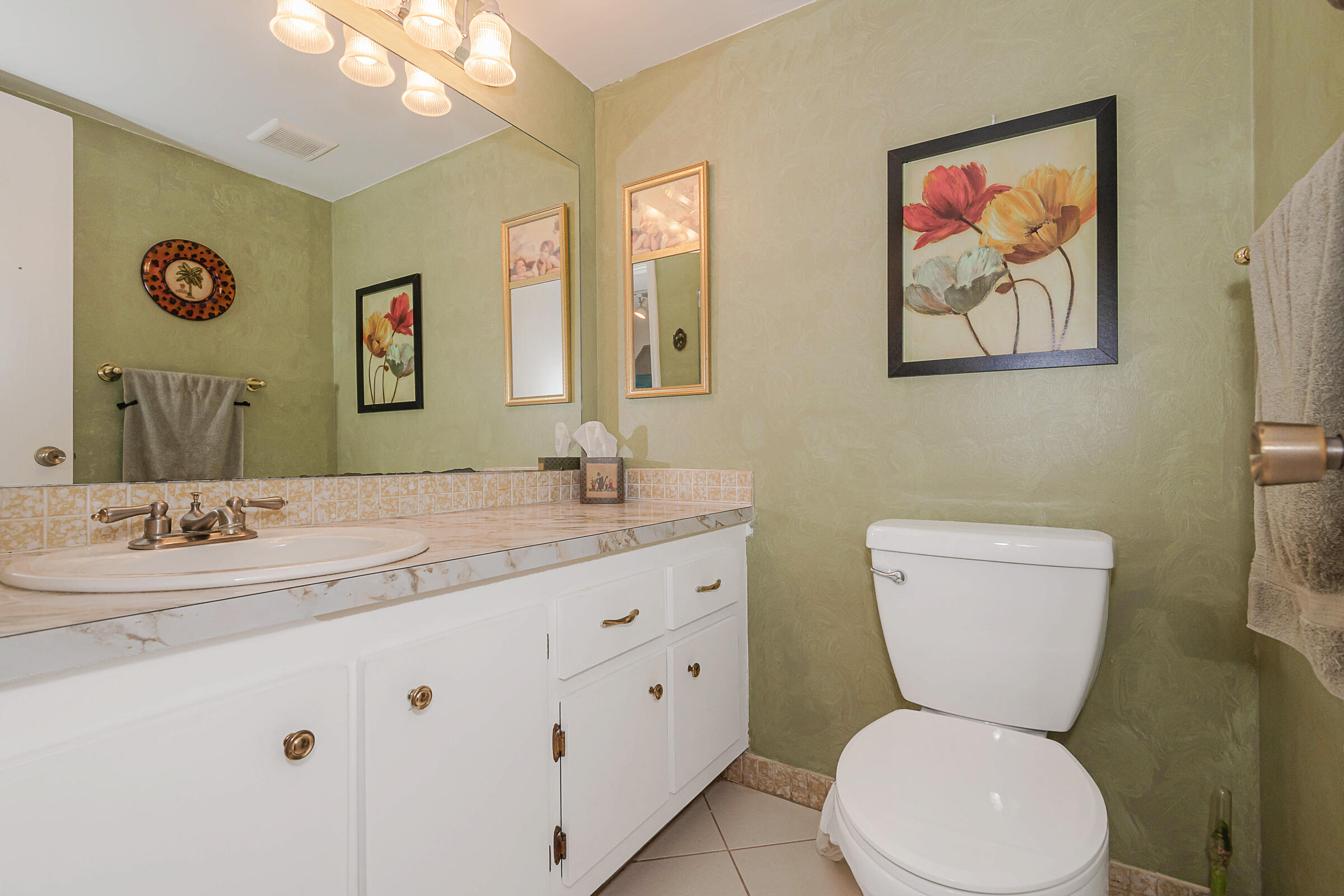 CASTLE APARTMENTS 15 CONDO - Residential