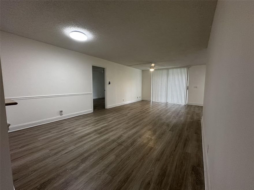 Spacious 1st-floor condo with a beautiful garden view! This well-maintained unit features new flooring (no carpet), a brand-new washer & dryer, water heater, garbage disposal, and microwave. Bright and comfortable layout with plenty of space to relax and enjoy. The community is very well maintained and offers great amenities. Excellent location — close to shopping malls, I-95, just 6 minutes to the beach, and near a synagogue.