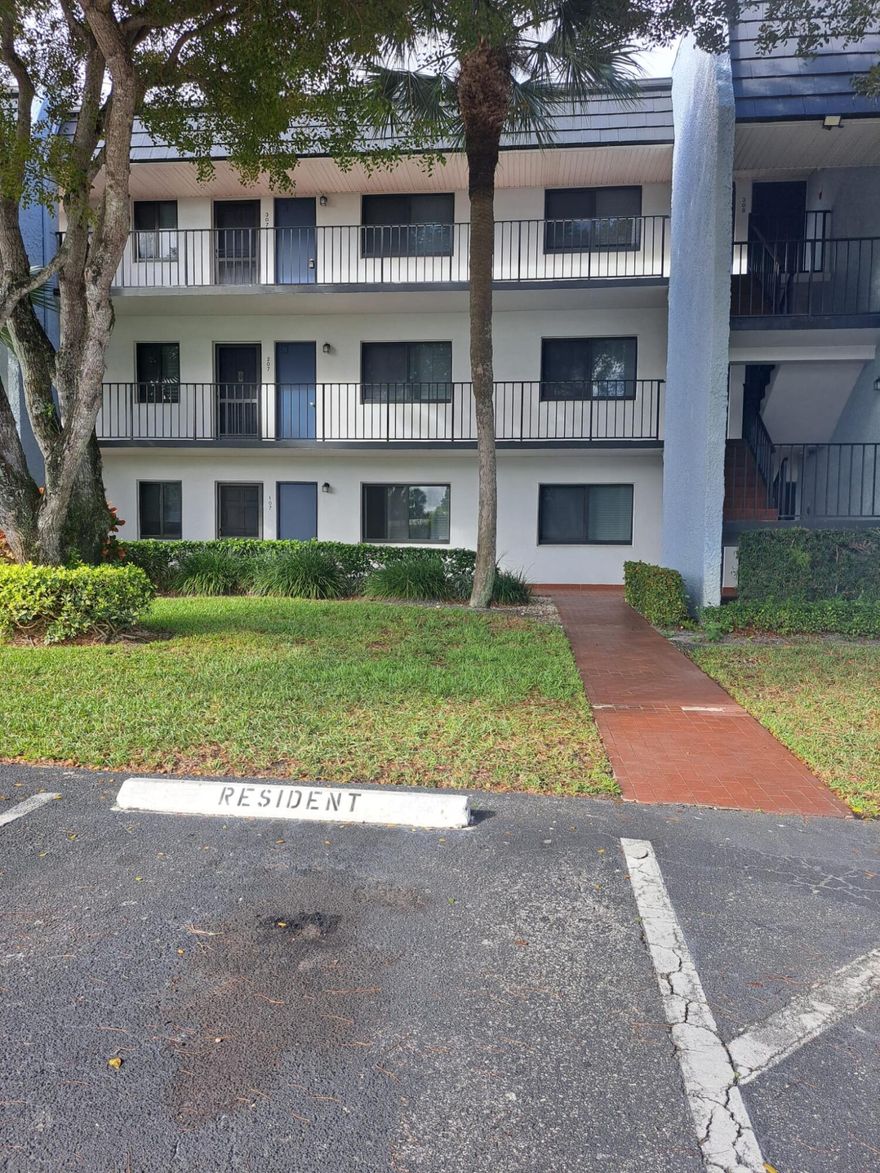 Beautiful first floor apartment with a cozy patio with a side view of the lake. Last month rent can be divided in 3 different payments.