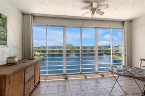 MEADOEBROOK LAKES - Residential