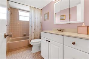 MEADOEBROOK LAKES - Residential