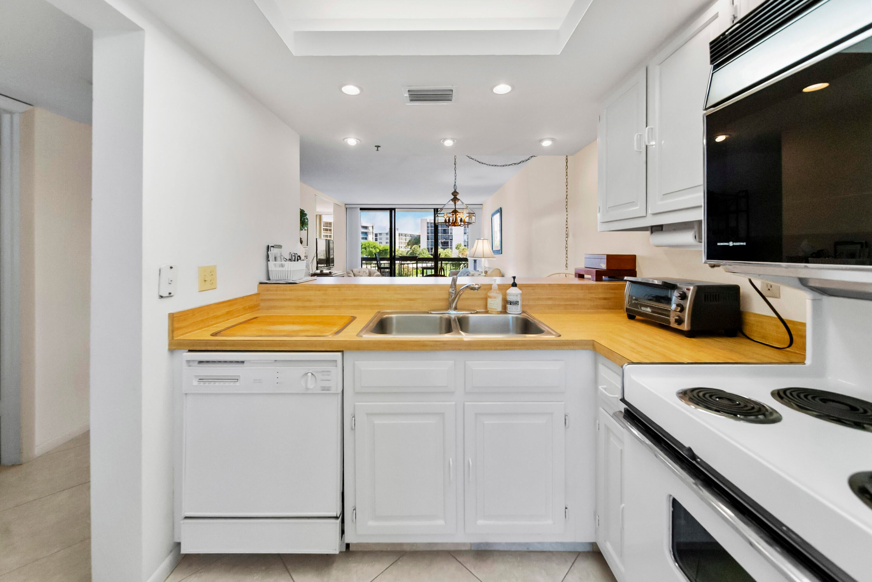 2687 N Ocean Boulevard 303