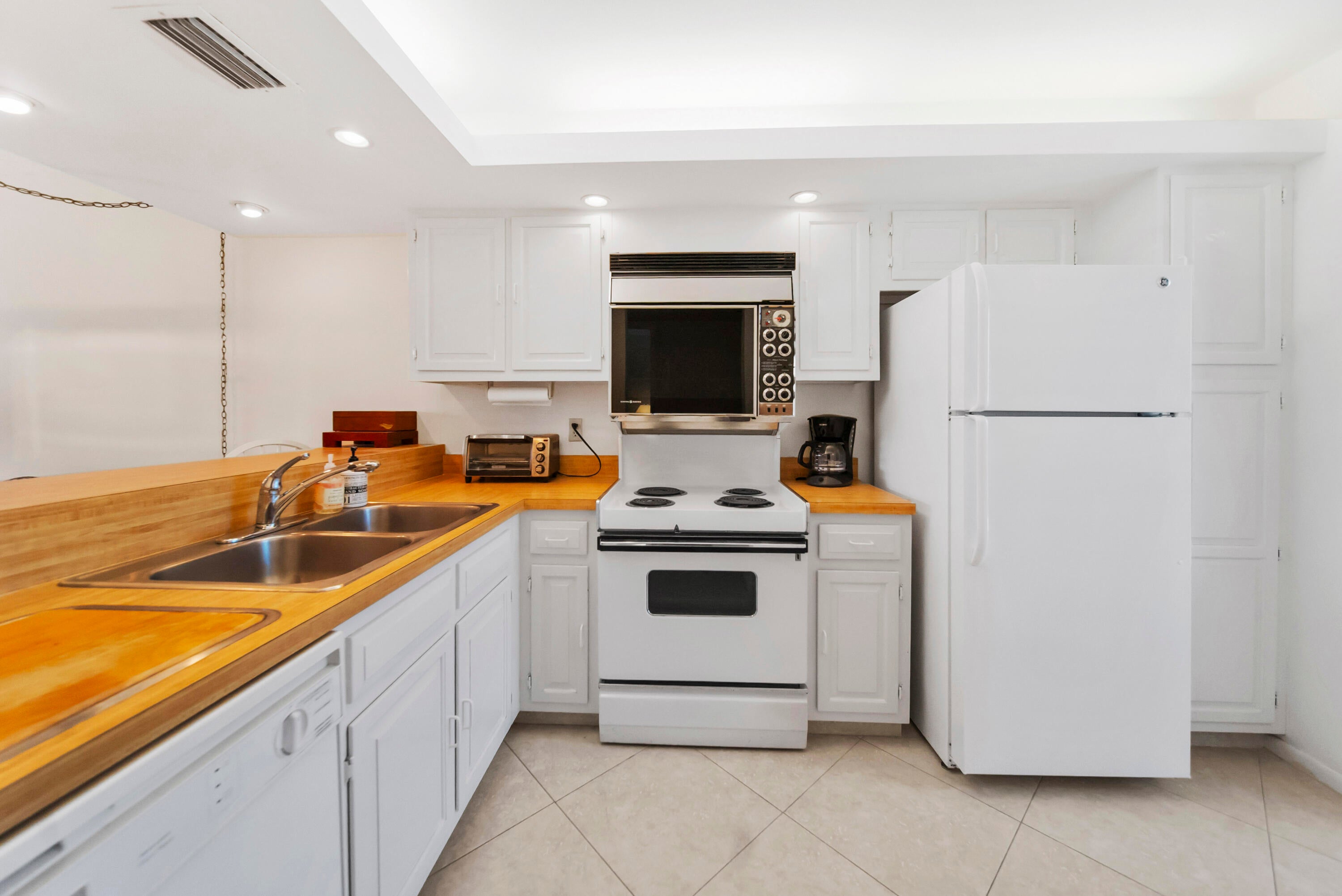2687 N Ocean Boulevard 303