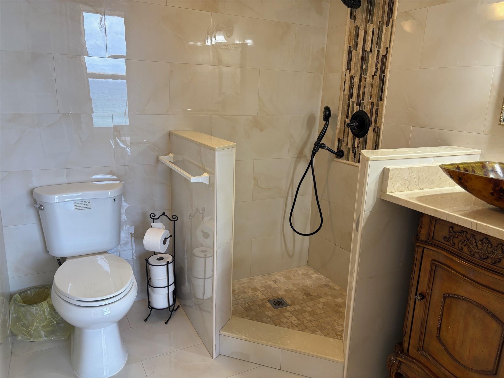 Hillsboro Le Baron Condo - Residential Lease