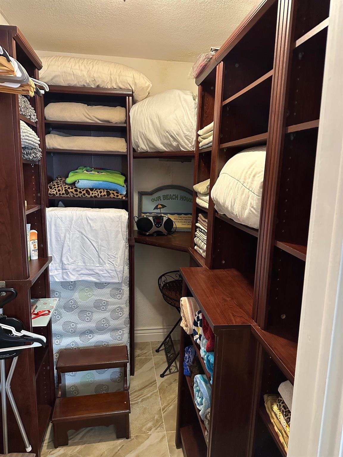 Hillsboro Le Baron Condo - Residential Lease