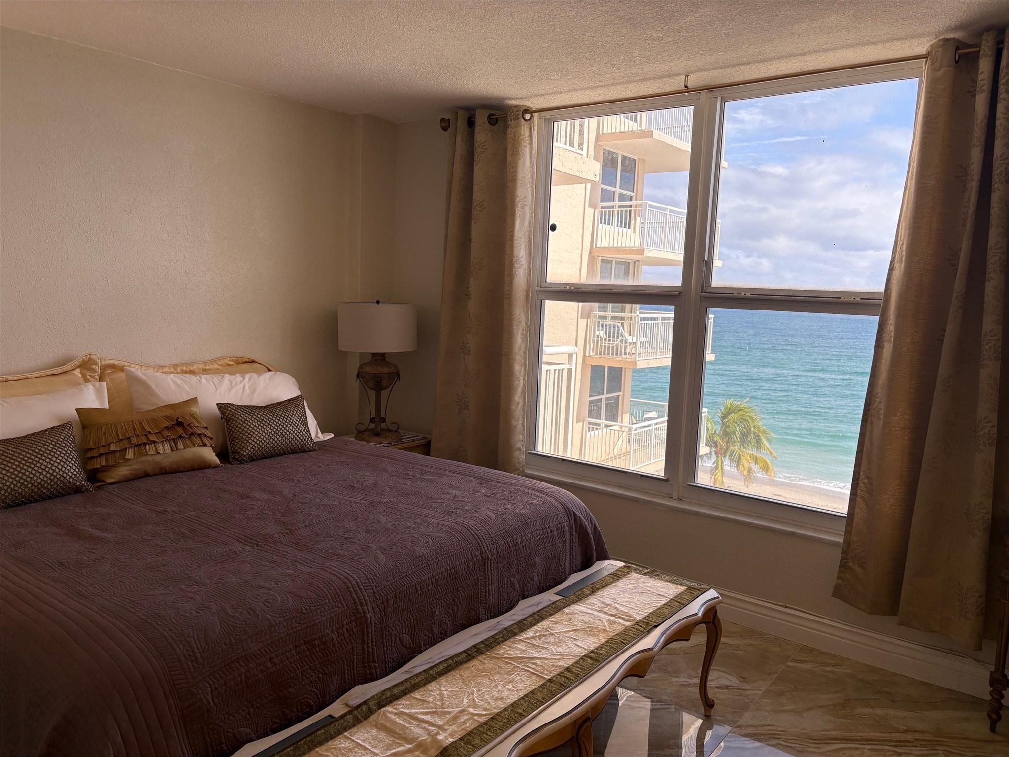 Hillsboro Le Baron Condo - Residential Lease