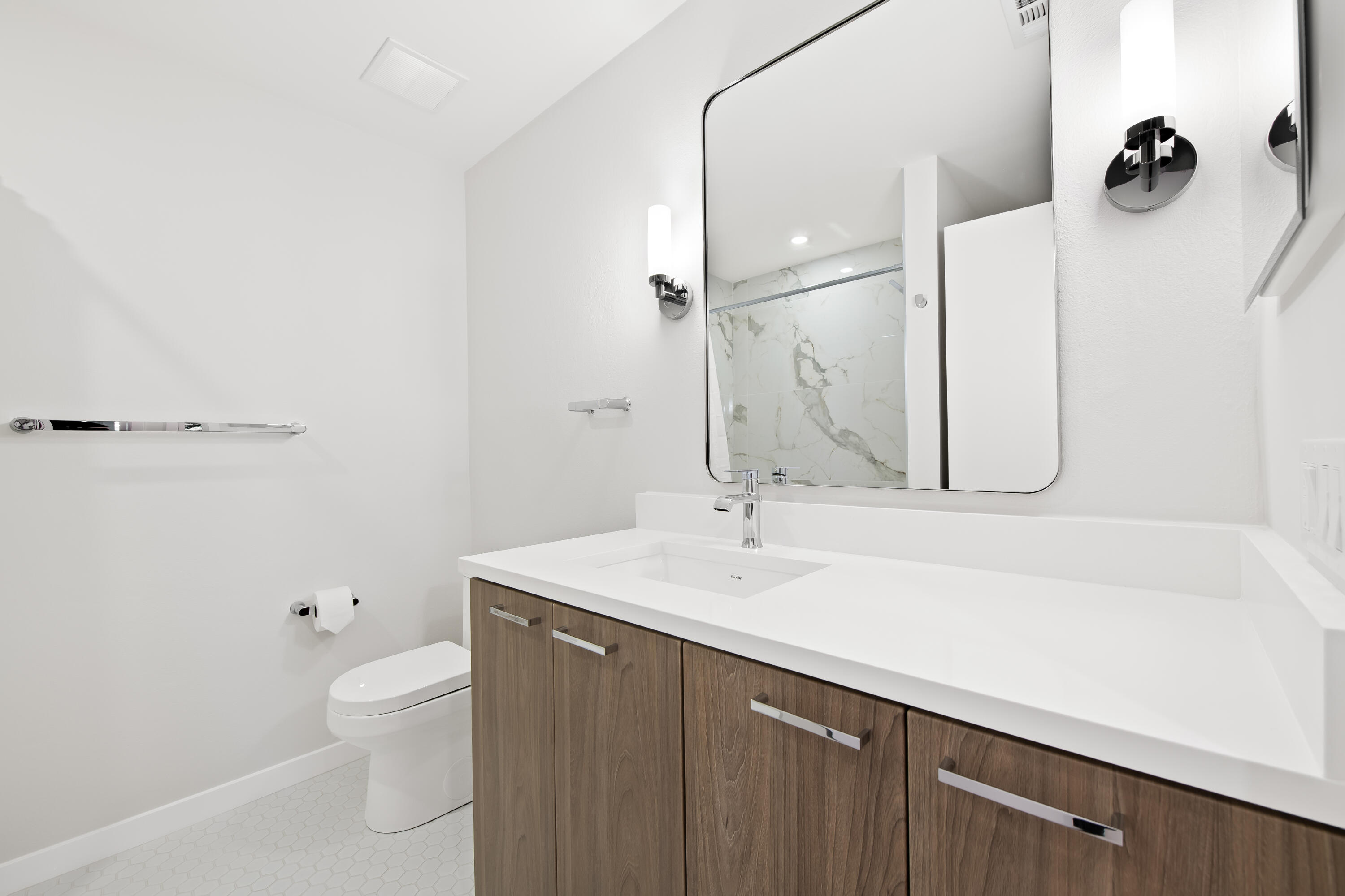 CARAVEL CONDOMINIUM APARTMENTS - Residential