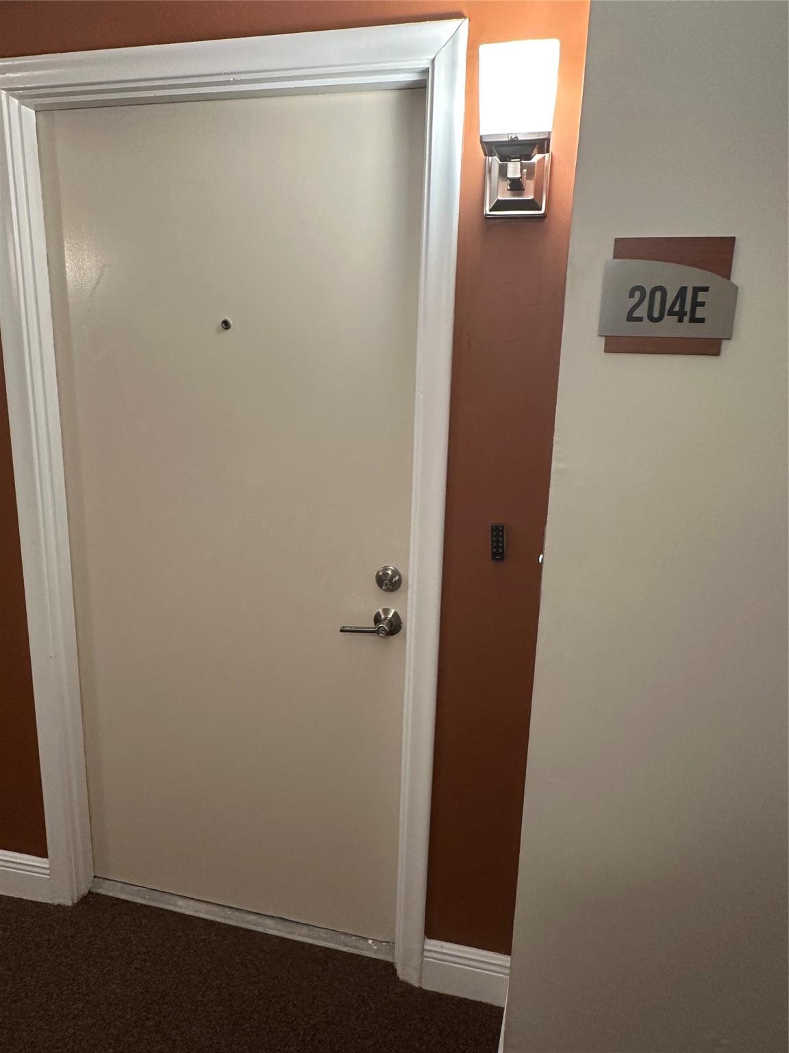 BEAUTIFUL RENOVATED 1/1 CONDO. NEW CABINETS, COUNTERTOPS, APPLIANCES AND FLOORING. BATHROOM HAS TILE FLOORING AND SHOWER/TUB. MAGNIFICENT SERENE COURTYARD VIEW, CONVENIENTLY LOCATED MINUTES AWAY FROM WILTON DRIVE. THE NIGHT LIFE, BARS, RESTAURANTS AND SHOPS IN WILTON MANORS. COME ENJOY THE GOOD LIFE!
