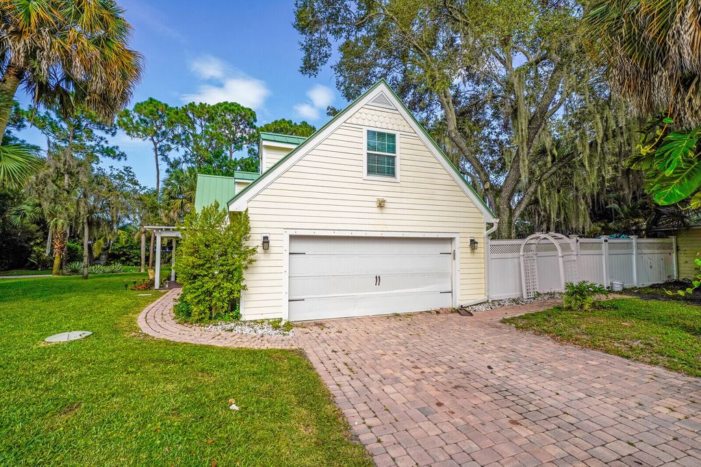 Photo of 865 SW Magnolia Bluff Drive, Palm City, FL 34990 (MLS # R10905253)