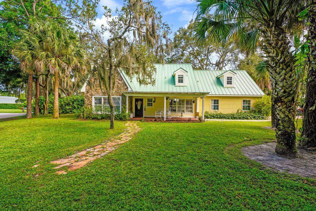 Photo of 865 SW Magnolia Bluff Drive, Palm City, FL 34990 (MLS # R10905253)