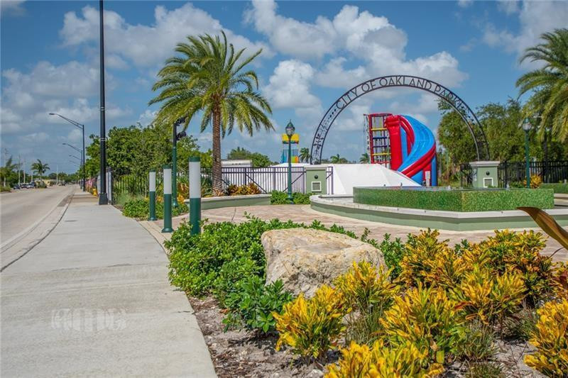 El Sol At Main Street Con - Residential Lease