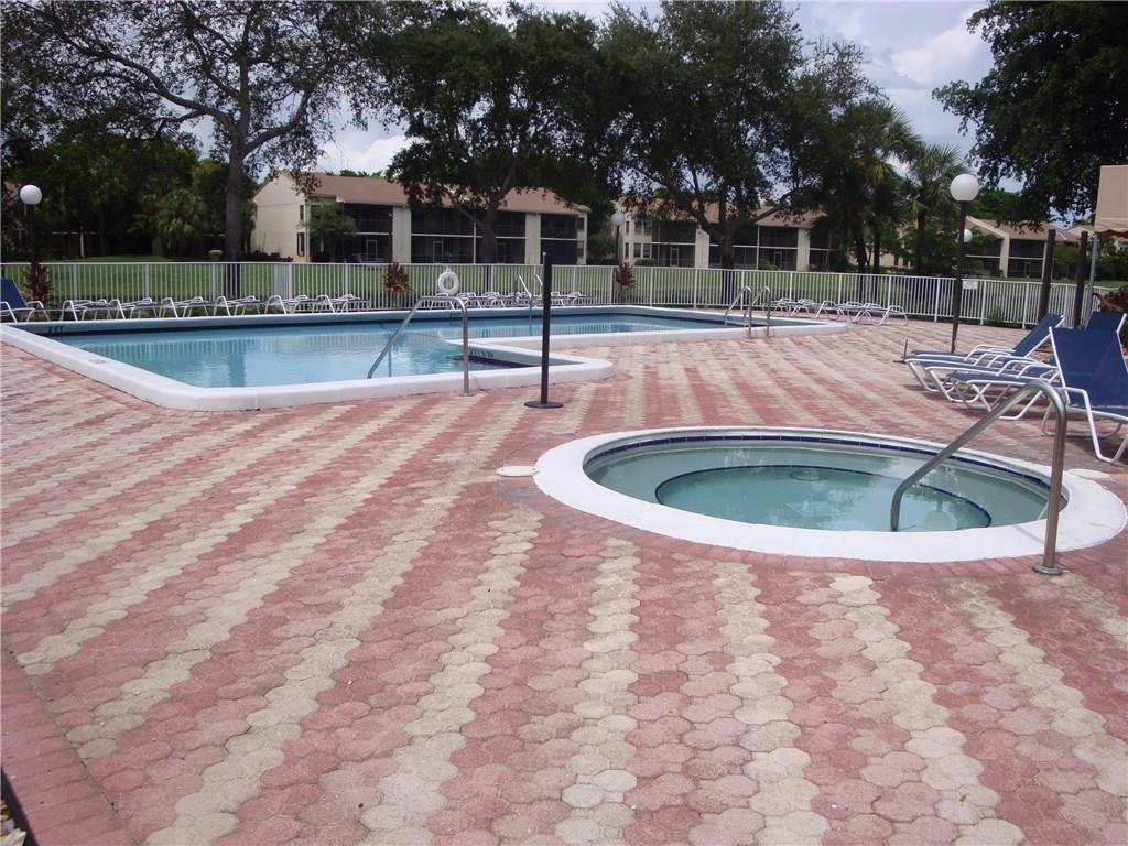 MEADOWRIDGE EAST - Residential