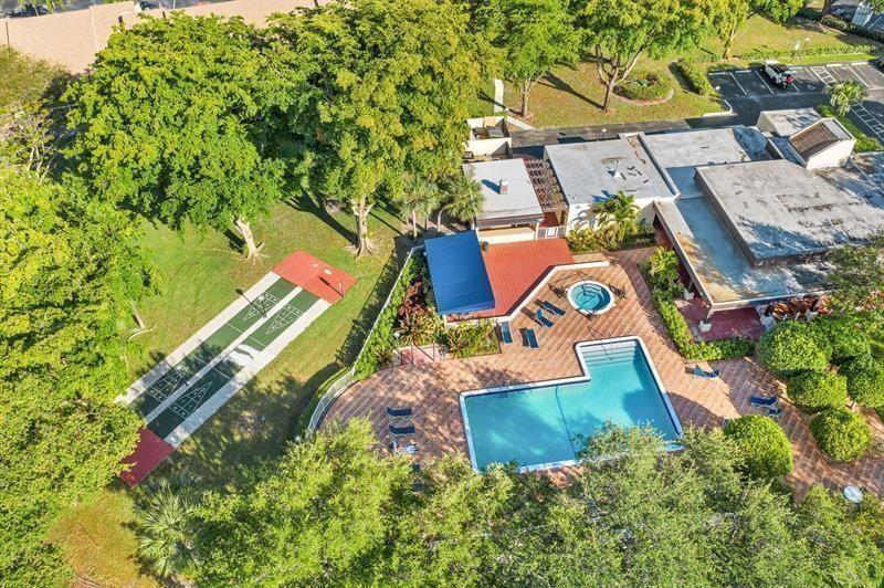 MEADOWRIDGE EAST - Residential