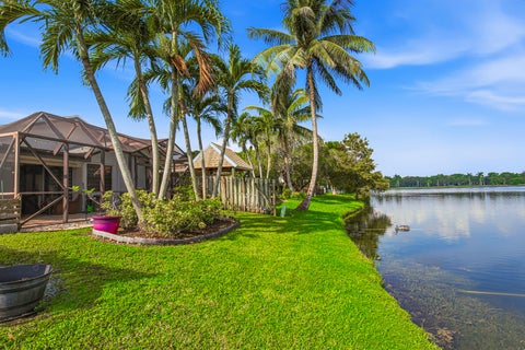 Tiny photo for 501 Lakeside Circle, Sunrise, FL 33326 (MLS # B26086187)