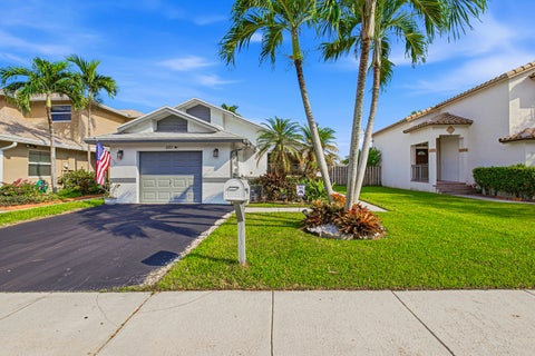 Tiny photo for 501 Lakeside Circle, Sunrise, FL 33326 (MLS # B26086187)