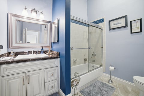 Tiny photo for 501 Lakeside Circle, Sunrise, FL 33326 (MLS # B26086187)