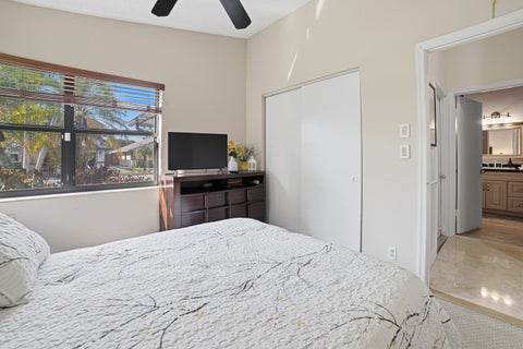 Tiny photo for 501 Lakeside Circle, Sunrise, FL 33326 (MLS # B26086187)