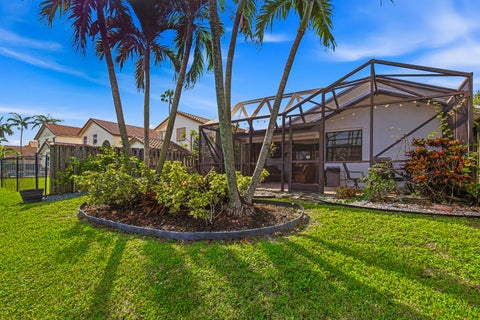 Tiny photo for 501 Lakeside Circle, Sunrise, FL 33326 (MLS # B26086187)