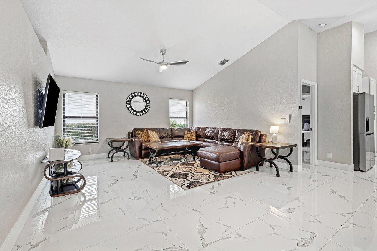 GREENVIEW SHORES 1 OF WELLINGTON - Residential Lease