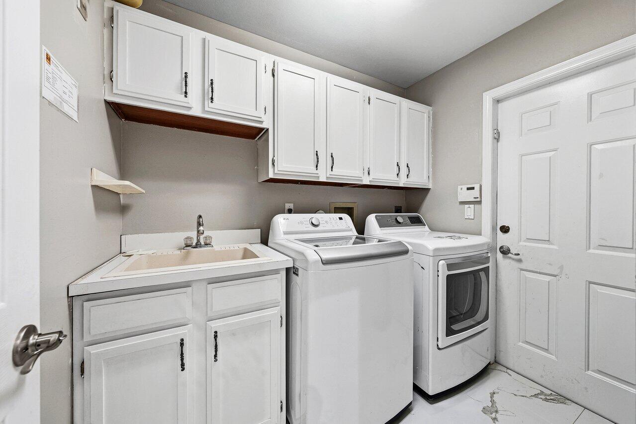 GREENVIEW SHORES 1 OF WELLINGTON - Residential Lease