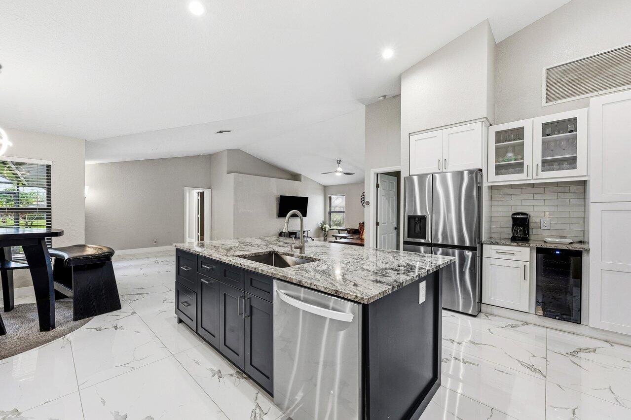 GREENVIEW SHORES 1 OF WELLINGTON - Residential Lease