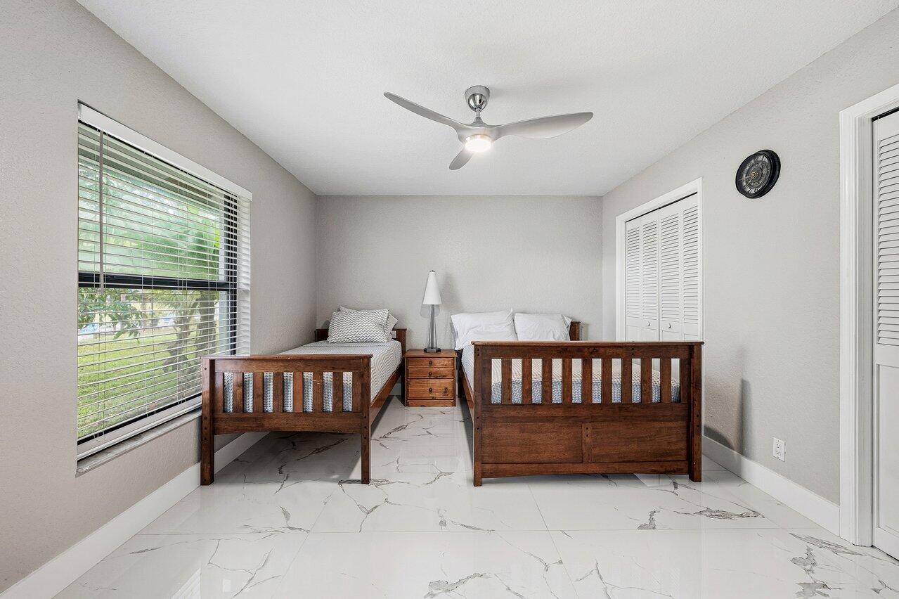 GREENVIEW SHORES 1 OF WELLINGTON - Residential Lease