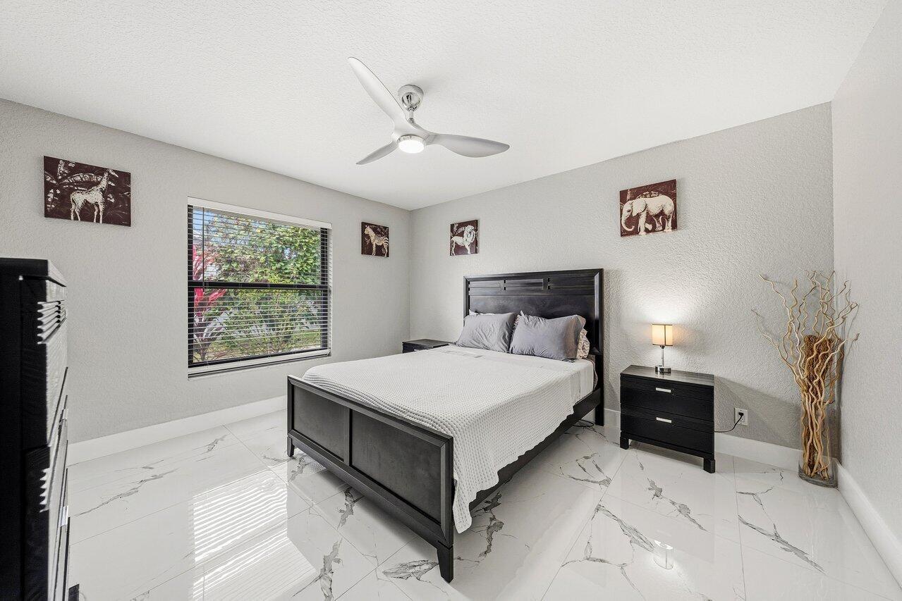 GREENVIEW SHORES 1 OF WELLINGTON - Residential Lease