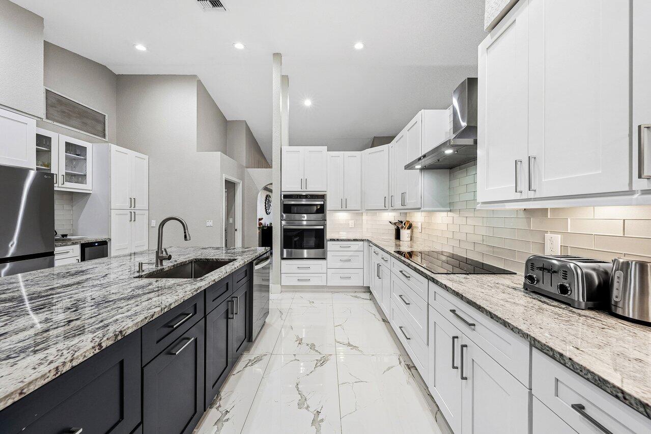 GREENVIEW SHORES 1 OF WELLINGTON - Residential Lease