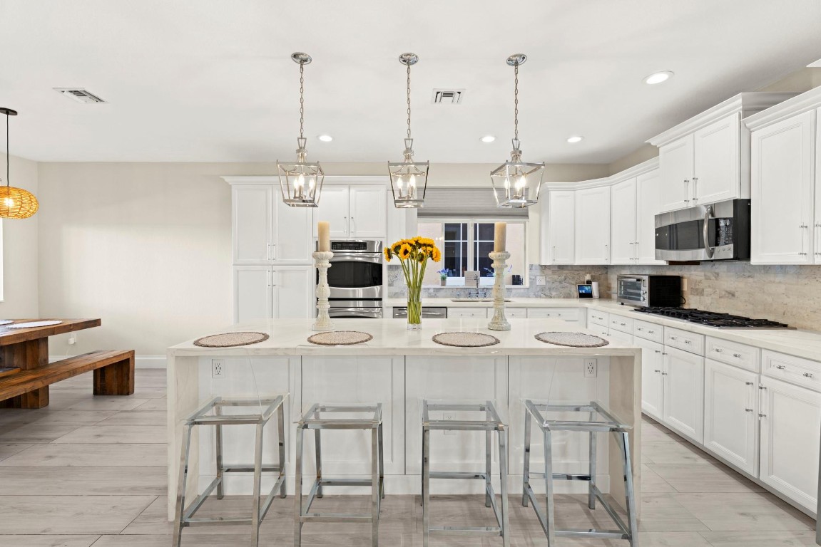 112 NW Gardener Street