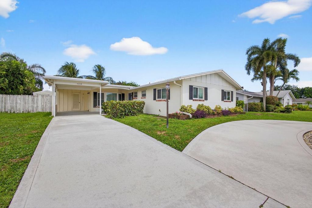 Photo of 4359 Gardenia Drive, Palm Beach Gardens, FL 33410 (MLS # R11125321)