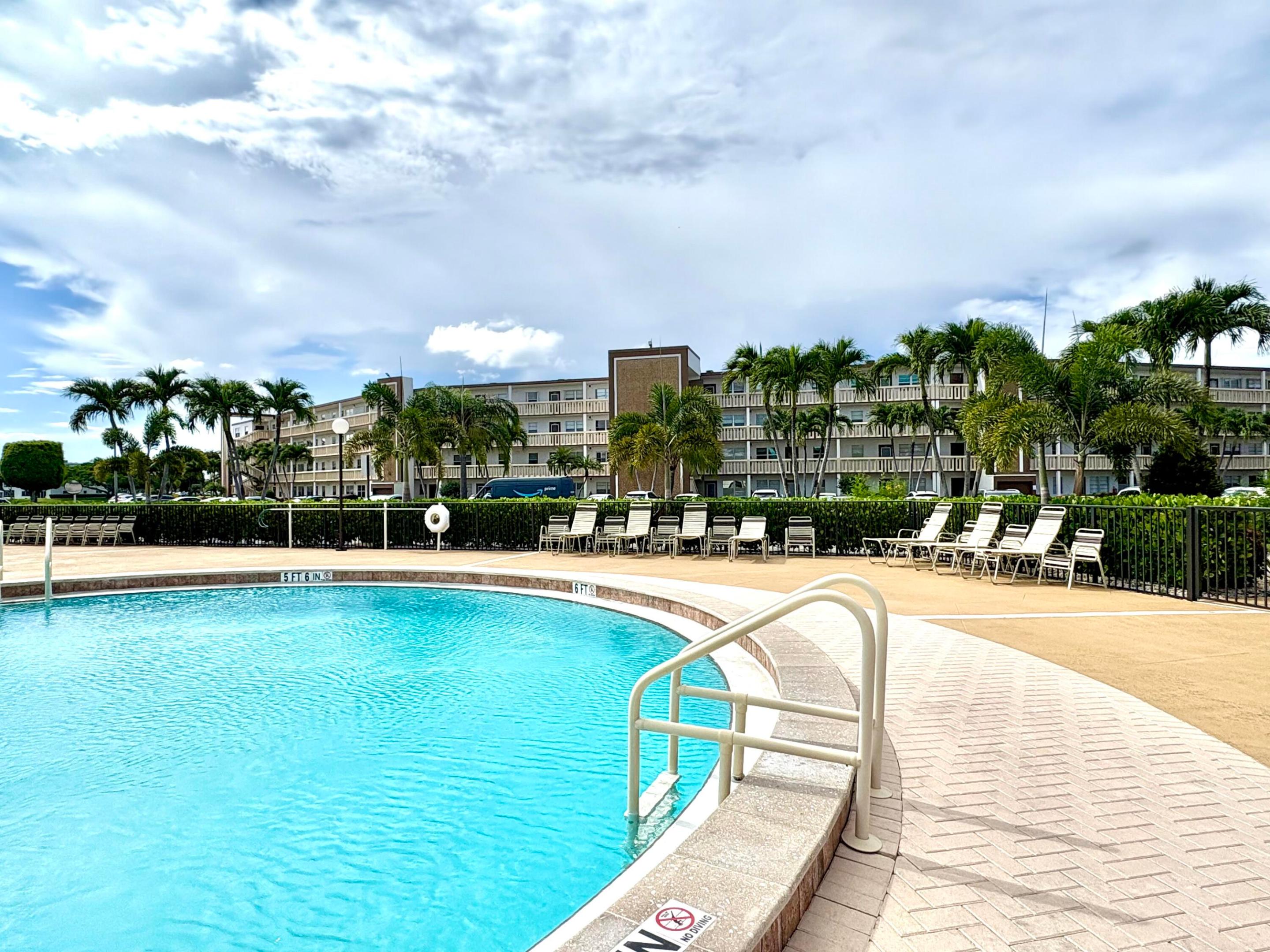 GUILDFORD AT CENTURY VILLAGE CONDO - Residential